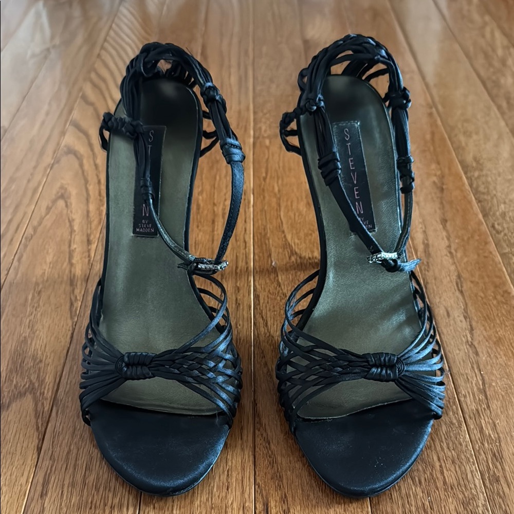 🎉Steven Madden- Women's Black Strappy Sandals(Size 9)🎉